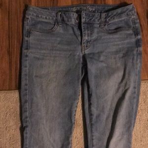 Light wash American Eagle jeggings